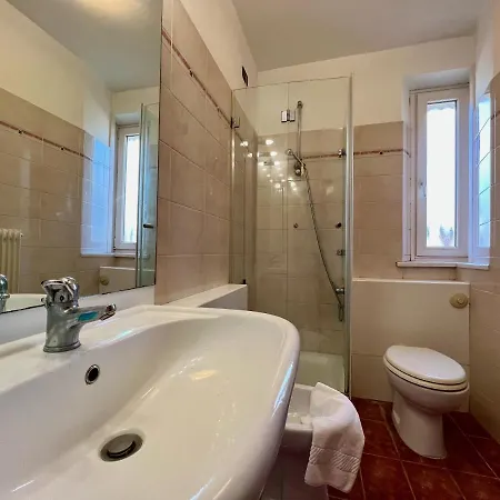 Gusela - Piccolo Gioiello Vicino Al Centro アパート Visome